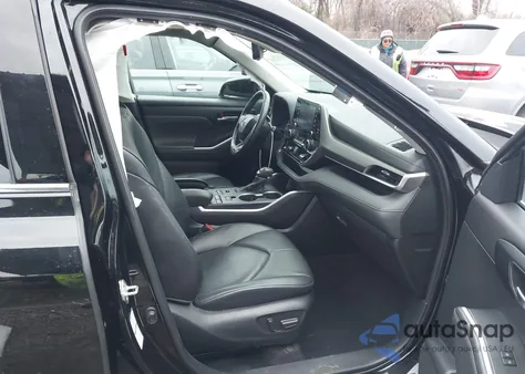 2022 Toyota Highlander Xle z USA, uszkodzony, nr VIN 5TDGZRBH3NS189372